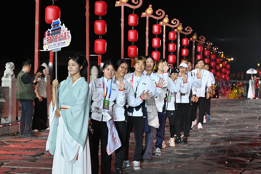 乐鱼网址“球”跃千年古城！2025“李宁杯”天下匹克球锦标赛鹤壁燃情启幕(图3)